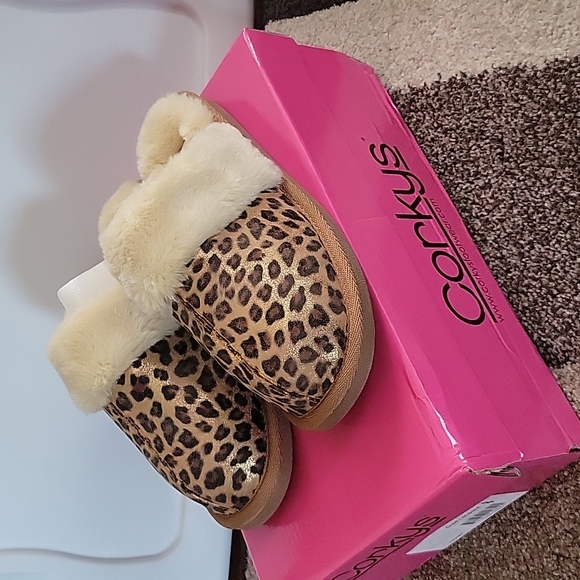 Corkys Shoes - NWT Corkys Snooze Slipper Gold Leopard Size 8